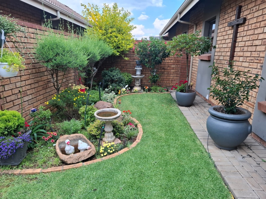 2 Bedroom Property for Sale in Brentwood Park AH Gauteng