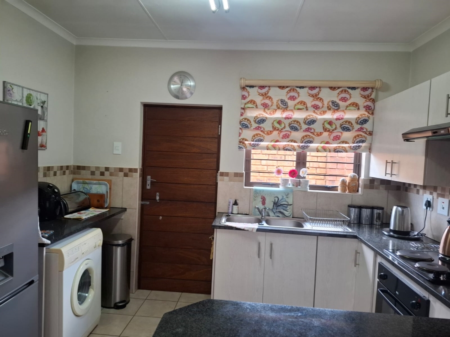 2 Bedroom Property for Sale in Brentwood Park AH Gauteng