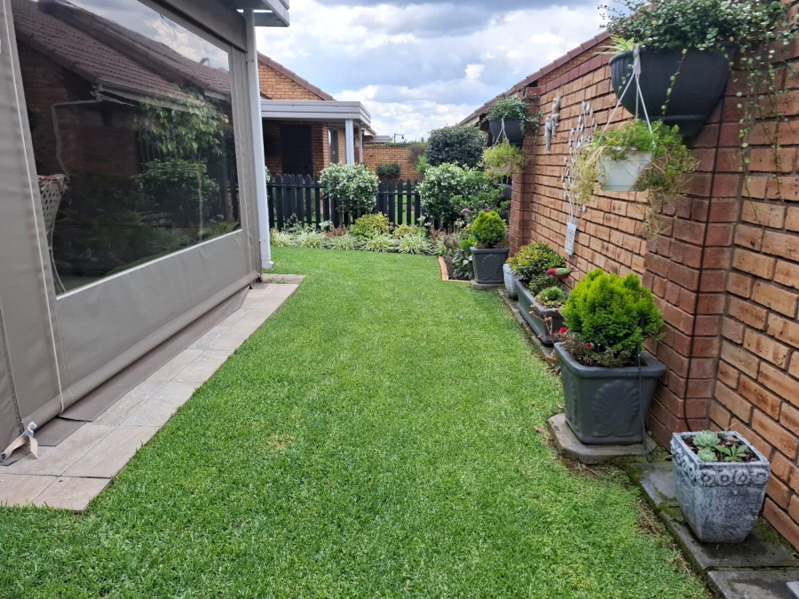 2 Bedroom Property for Sale in Brentwood Park AH Gauteng