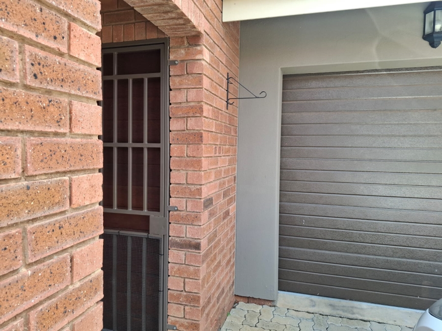 2 Bedroom Property for Sale in Brentwood Park AH Gauteng