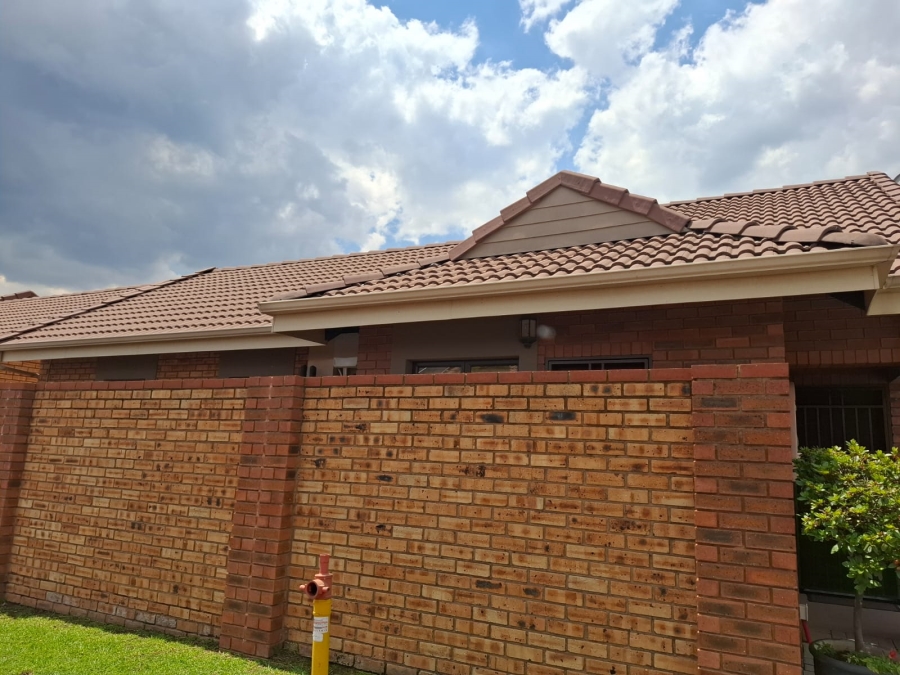 2 Bedroom Property for Sale in Brentwood Park AH Gauteng