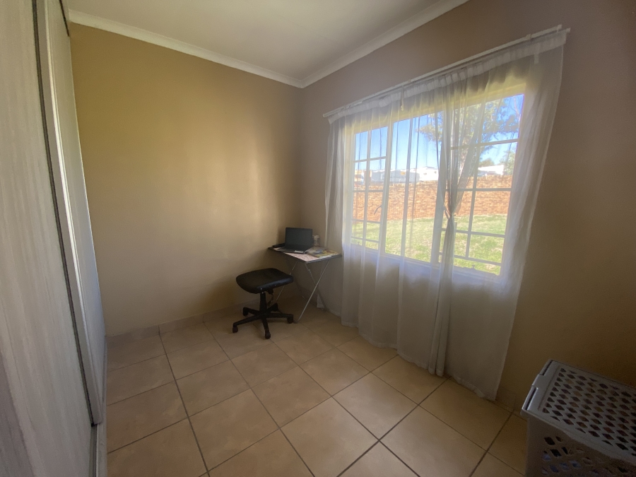 To Let 2 Bedroom Property for Rent in Sharonlea Gauteng