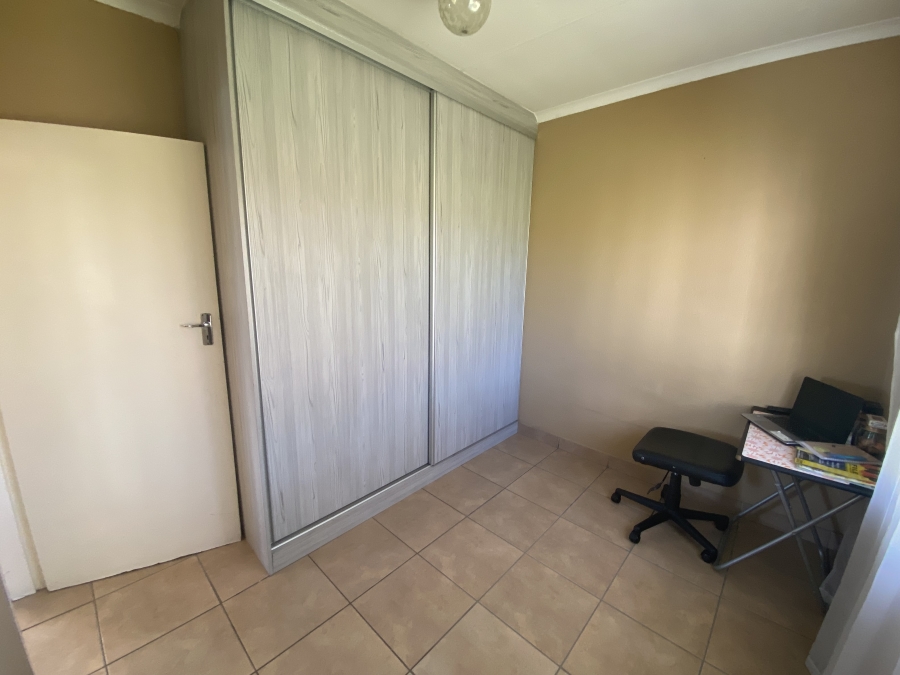 To Let 2 Bedroom Property for Rent in Sharonlea Gauteng