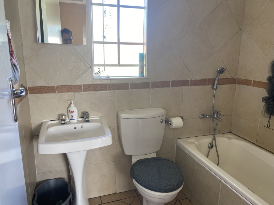 To Let 2 Bedroom Property for Rent in Sharonlea Gauteng