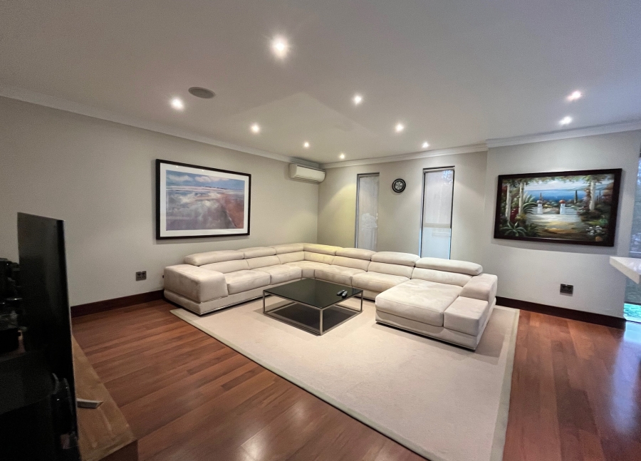 To Let 4 Bedroom Property for Rent in Bryanston Gauteng