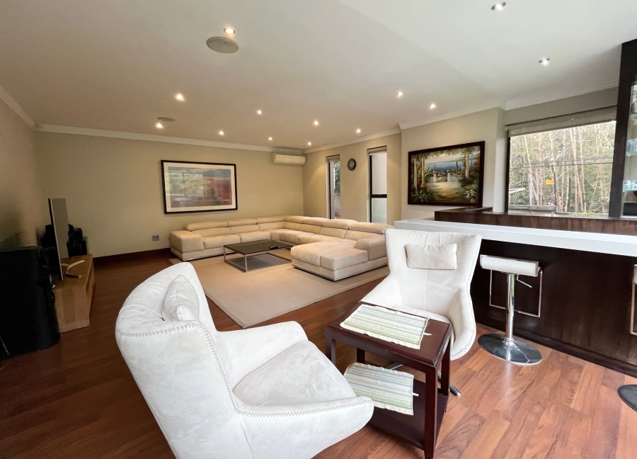 To Let 4 Bedroom Property for Rent in Bryanston Gauteng