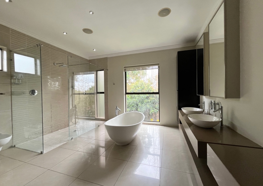 To Let 4 Bedroom Property for Rent in Bryanston Gauteng