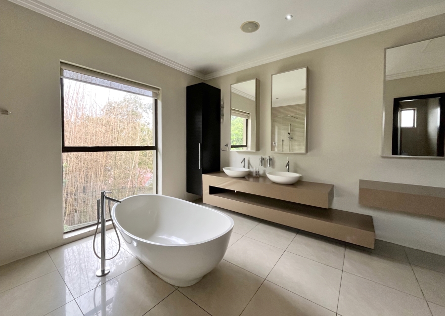 To Let 4 Bedroom Property for Rent in Bryanston Gauteng