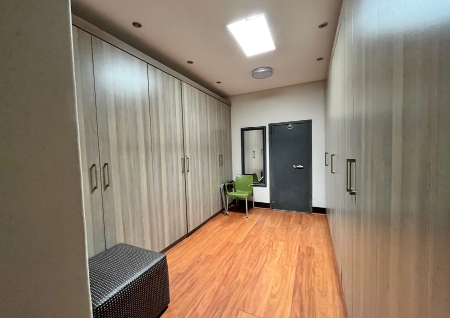 To Let 4 Bedroom Property for Rent in Bryanston Gauteng