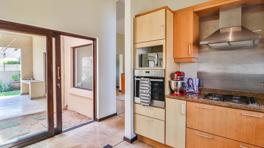 4 Bedroom Property for Sale in Lonehill Gauteng