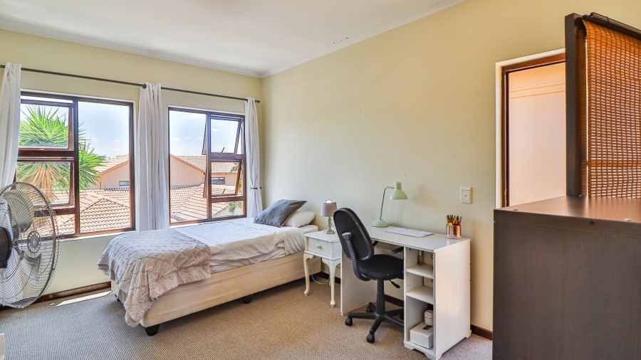 4 Bedroom Property for Sale in Lonehill Gauteng