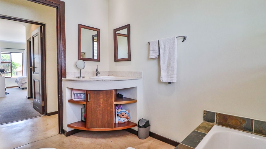 4 Bedroom Property for Sale in Lonehill Gauteng