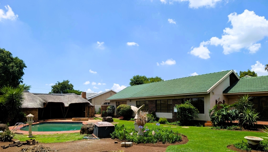 4 Bedroom Property for Sale in Brackenhurst Gauteng