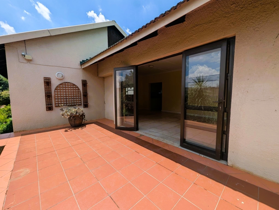 4 Bedroom Property for Sale in Brackenhurst Gauteng