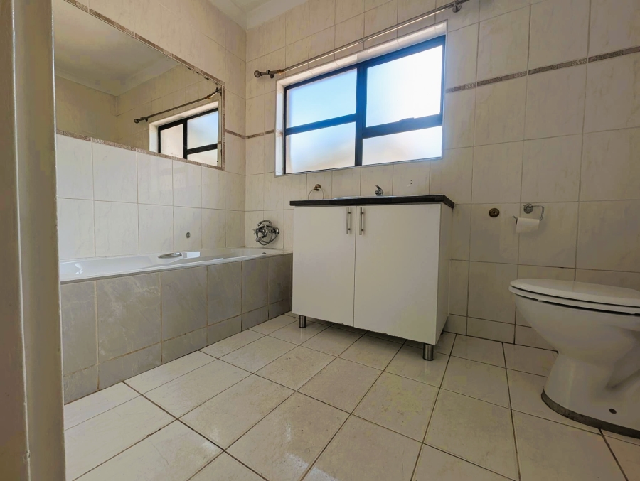 4 Bedroom Property for Sale in Brackenhurst Gauteng