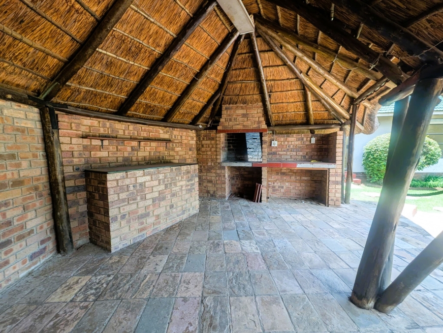 4 Bedroom Property for Sale in Brackenhurst Gauteng