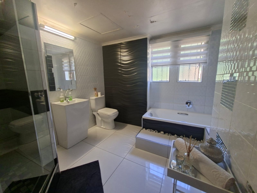 3 Bedroom Property for Sale in Bedfordview Gauteng