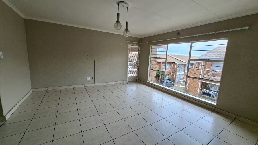2 Bedroom Property for Sale in Noordheuwel Gauteng