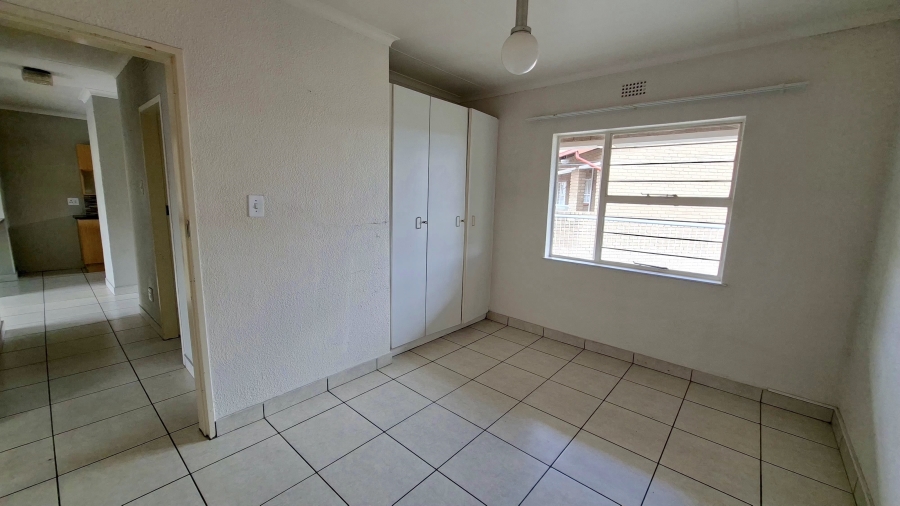 2 Bedroom Property for Sale in Noordheuwel Gauteng