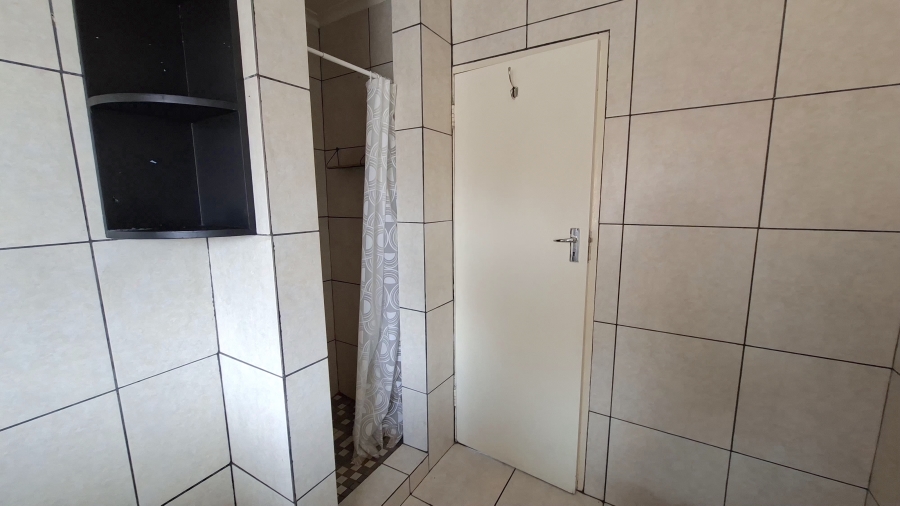 2 Bedroom Property for Sale in Noordheuwel Gauteng