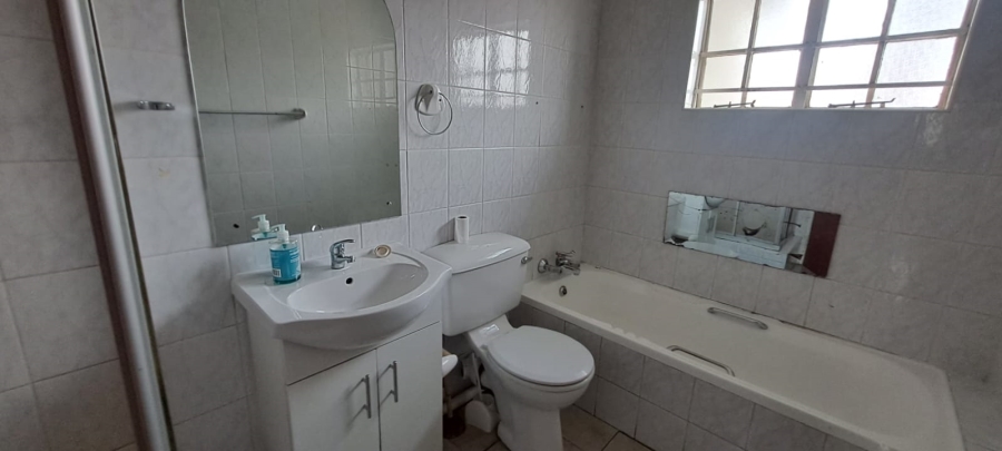 2 Bedroom Property for Sale in Freeway Park Gauteng