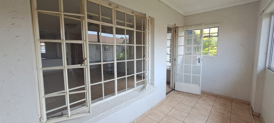 2 Bedroom Property for Sale in Freeway Park Gauteng
