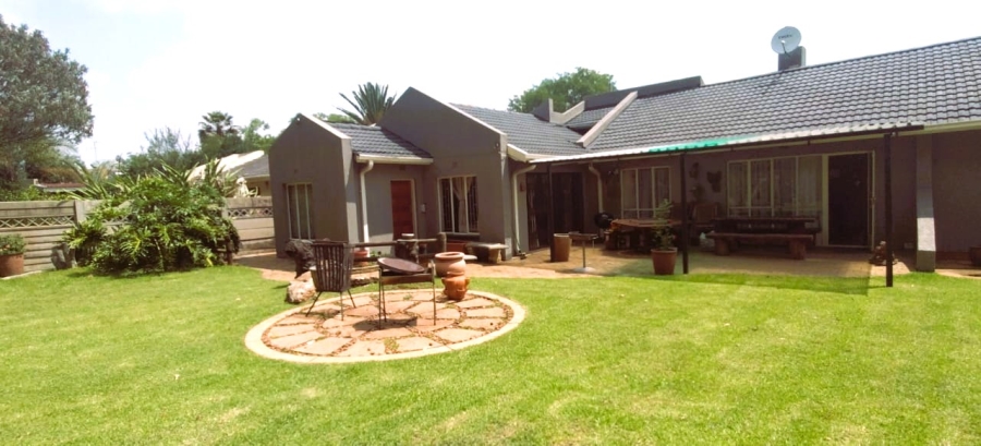 3 Bedroom Property for Sale in Farrarmere Gauteng