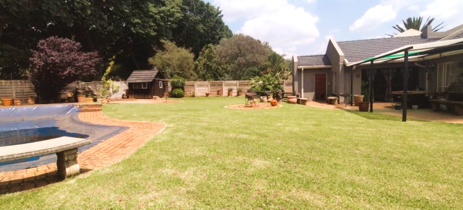 3 Bedroom Property for Sale in Farrarmere Gauteng