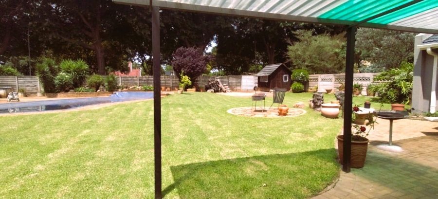 3 Bedroom Property for Sale in Farrarmere Gauteng