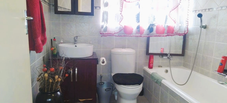 3 Bedroom Property for Sale in Farrarmere Gauteng