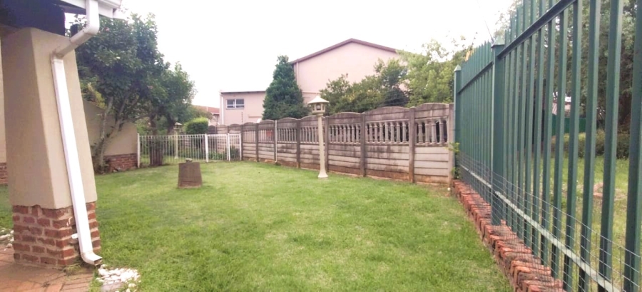 3 Bedroom Property for Sale in Farrarmere Gauteng