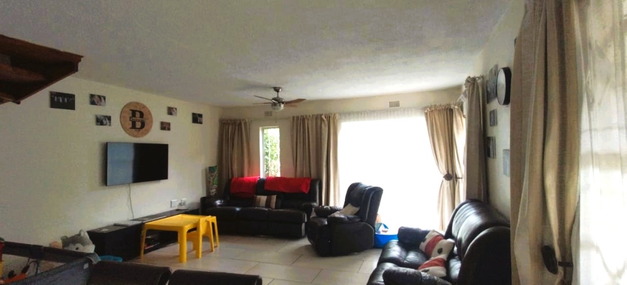 3 Bedroom Property for Sale in Farrarmere Gauteng