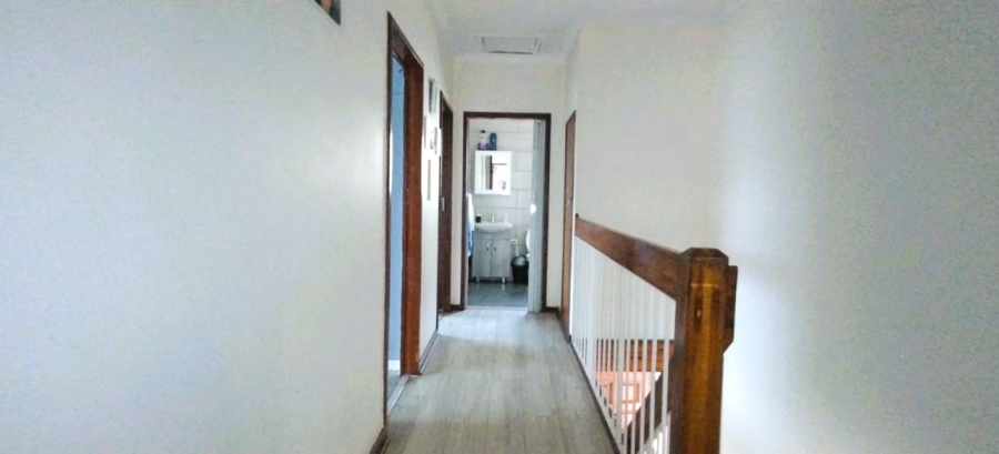 3 Bedroom Property for Sale in Farrarmere Gauteng