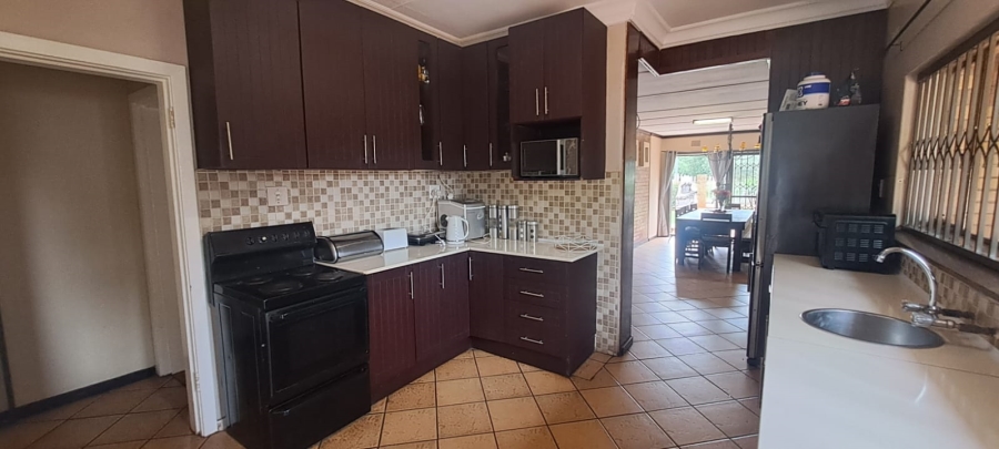 5 Bedroom Property for Sale in Cinderella Gauteng