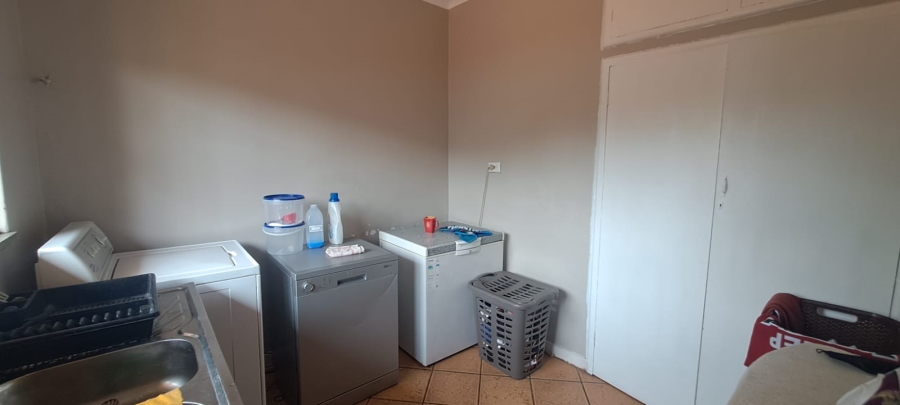 5 Bedroom Property for Sale in Cinderella Gauteng