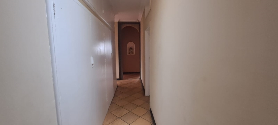 5 Bedroom Property for Sale in Cinderella Gauteng