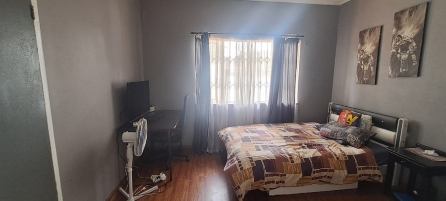 5 Bedroom Property for Sale in Cinderella Gauteng