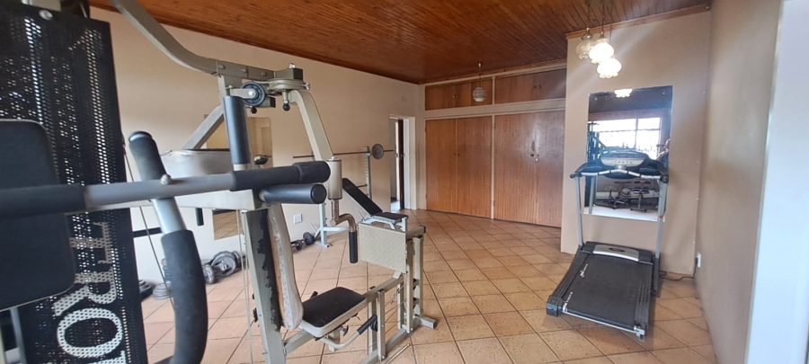 5 Bedroom Property for Sale in Cinderella Gauteng