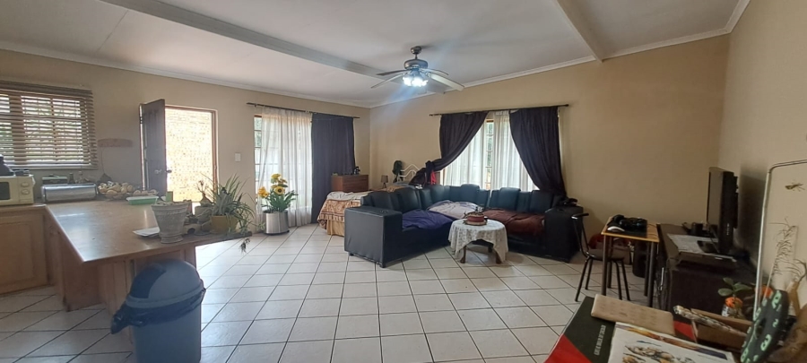 5 Bedroom Property for Sale in Cinderella Gauteng