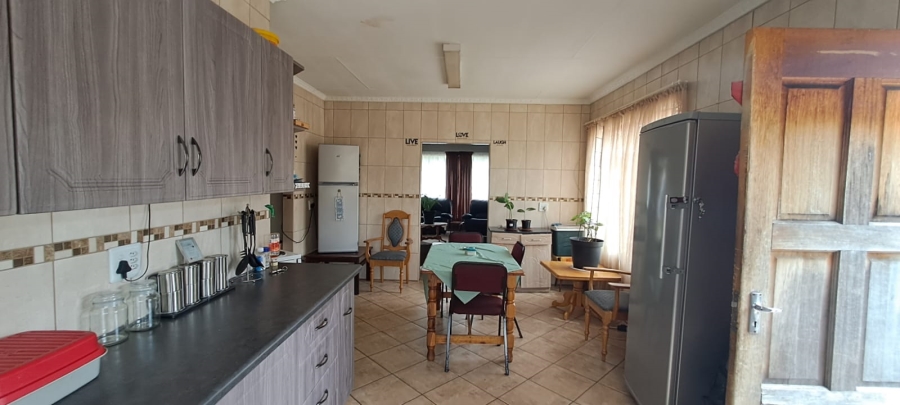 6 Bedroom Property for Sale in Brakpan Central Gauteng