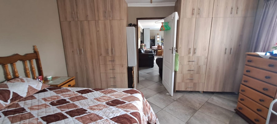 6 Bedroom Property for Sale in Brakpan Central Gauteng