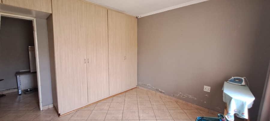 6 Bedroom Property for Sale in Brakpan Central Gauteng