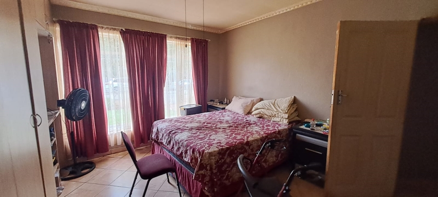 6 Bedroom Property for Sale in Brakpan Central Gauteng