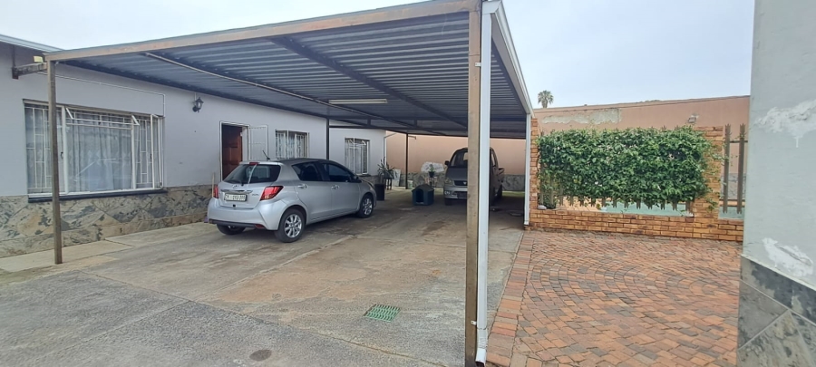 6 Bedroom Property for Sale in Brakpan Central Gauteng