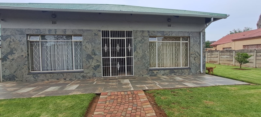 6 Bedroom Property for Sale in Brakpan Central Gauteng