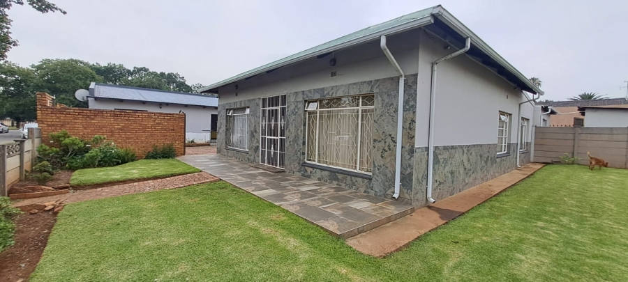 6 Bedroom Property for Sale in Brakpan Central Gauteng