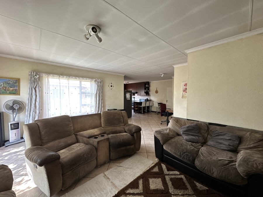 3 Bedroom Property for Sale in Albertsdal Gauteng