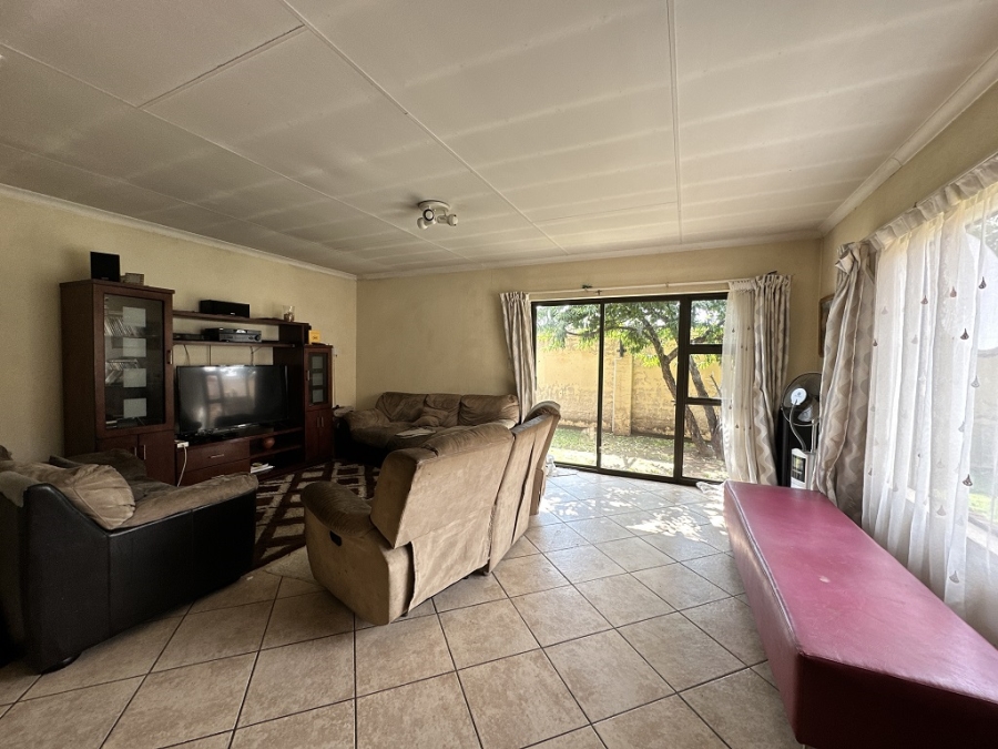3 Bedroom Property for Sale in Albertsdal Gauteng