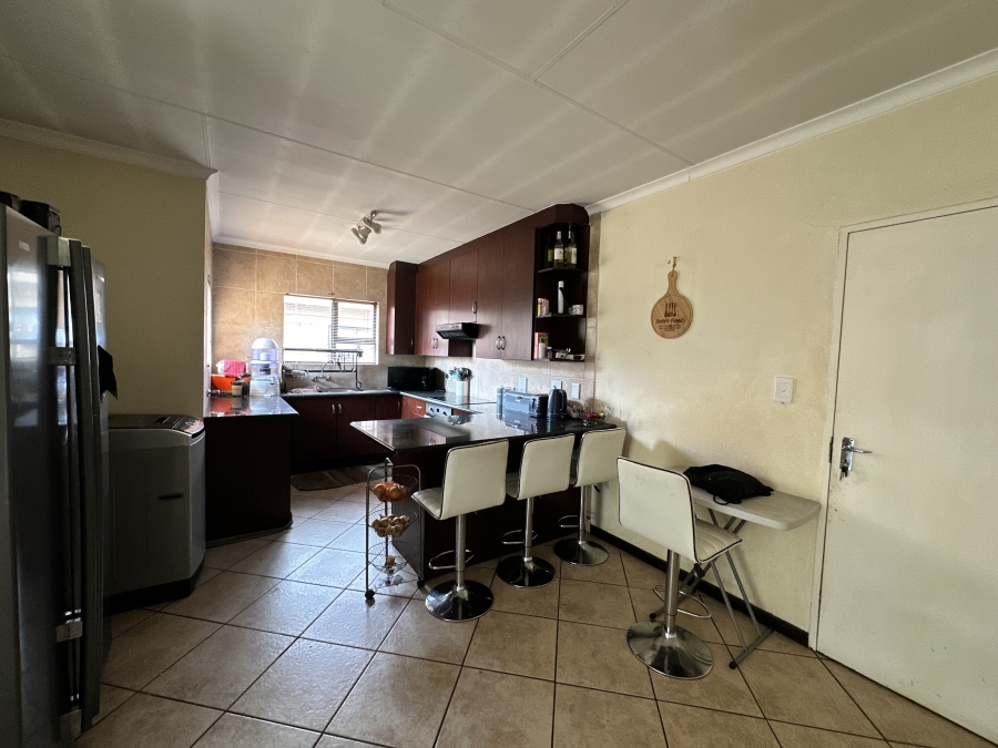 3 Bedroom Property for Sale in Albertsdal Gauteng