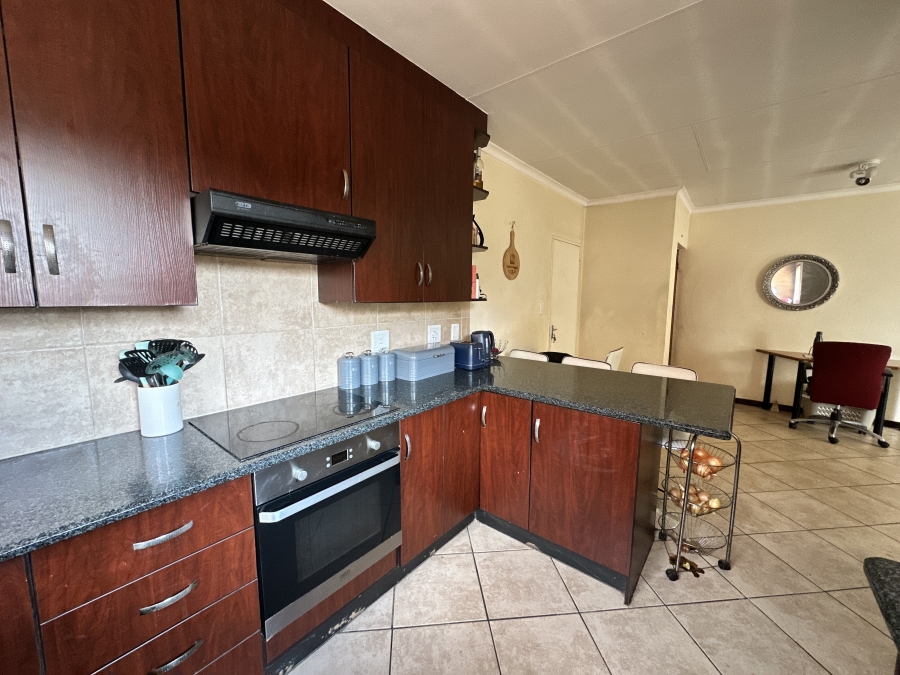3 Bedroom Property for Sale in Albertsdal Gauteng
